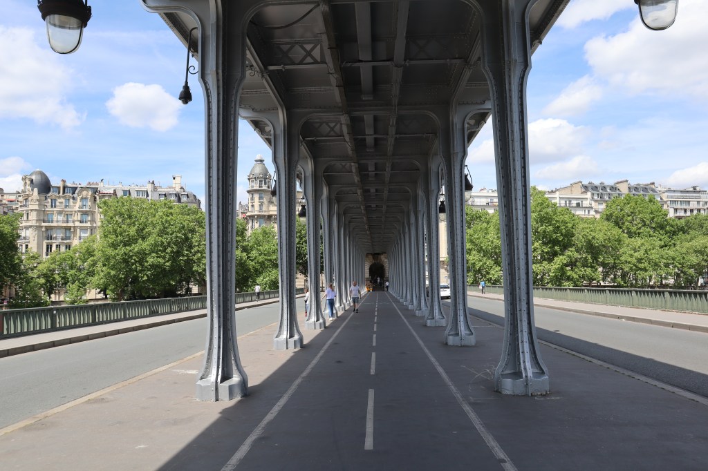 That Bridge from Inception, Pont de&nbsp;Bir-Hakeim